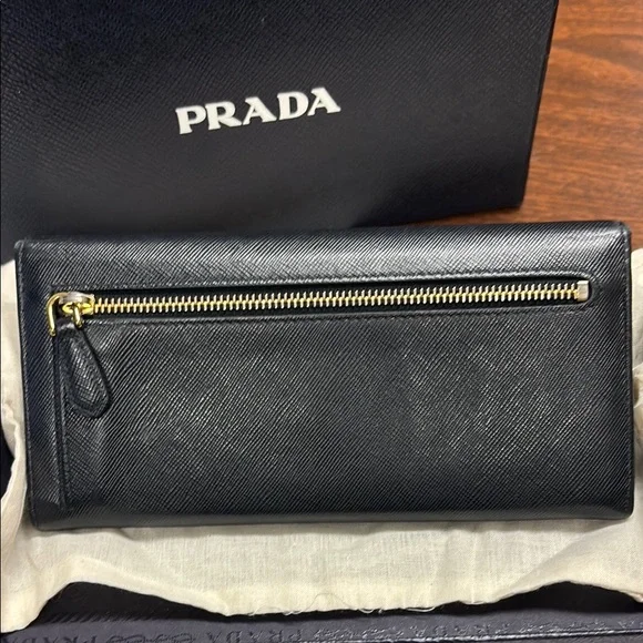 Prada Black Leather Wallet #PRA-212
